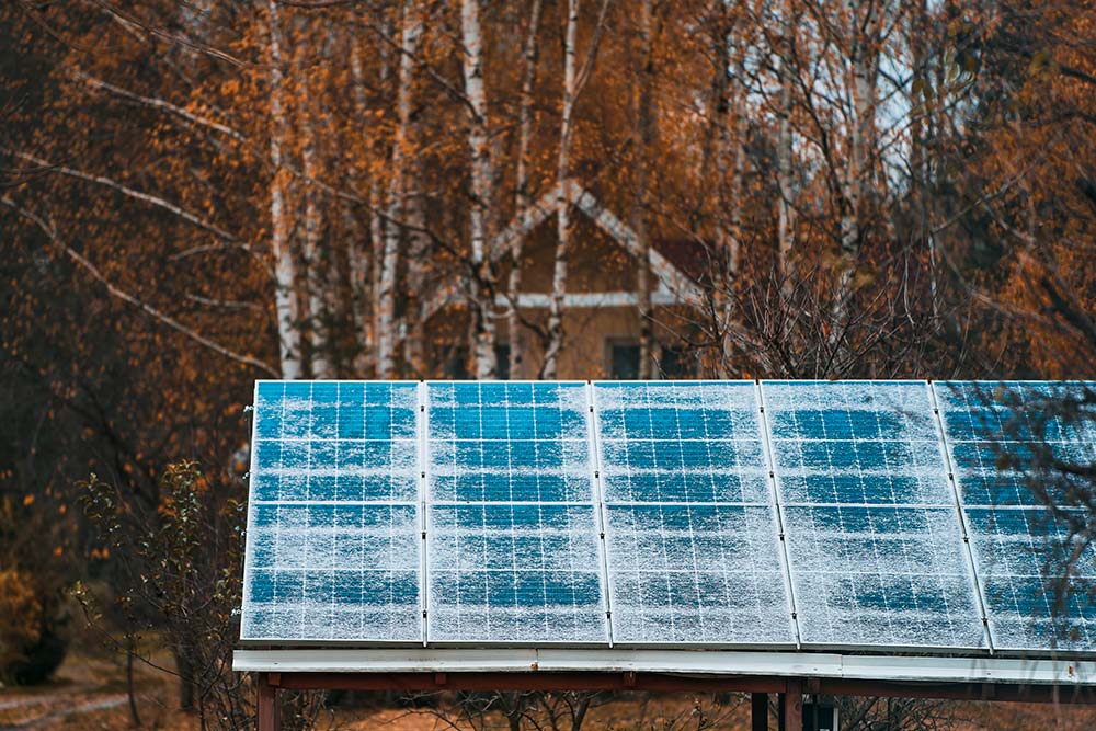 cargan-las-placas-solares-cuando-esta-nublado